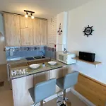 Stylish With Panoramic Sea View Apartament
