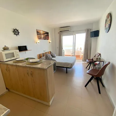 Апартаменти Stylish With Panoramic Sea View Фуенхірола